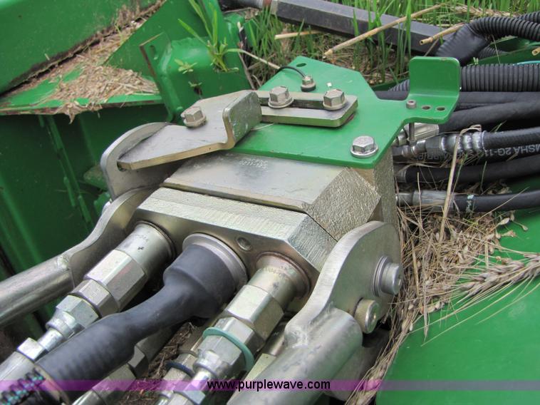 image for item 6928 2005 John Deere 9860STS combine