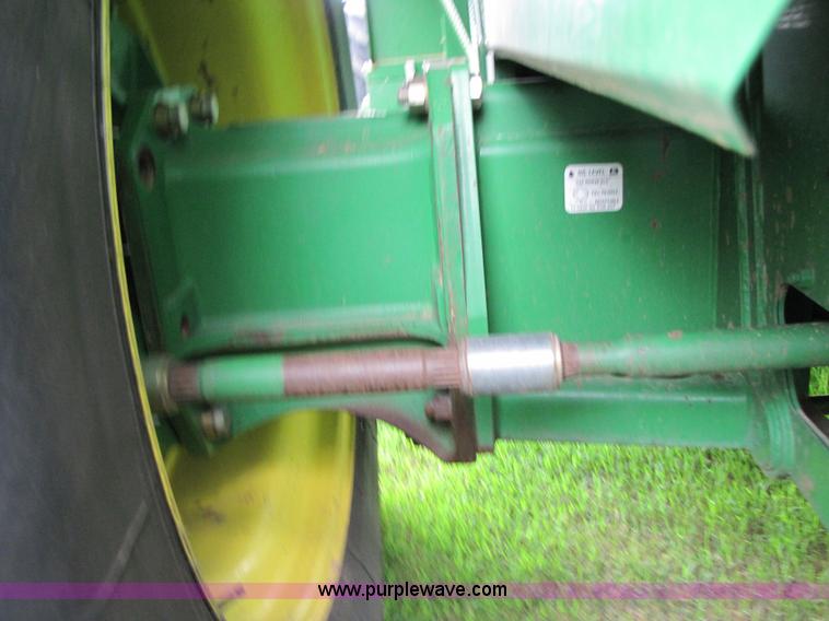 image for item 6928 2005 John Deere 9860STS combine