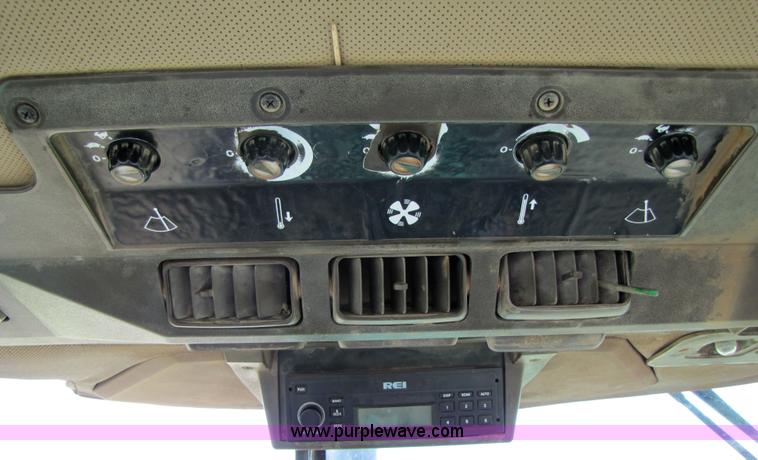 image for item 6929 1989 John Deere 4755 tractor