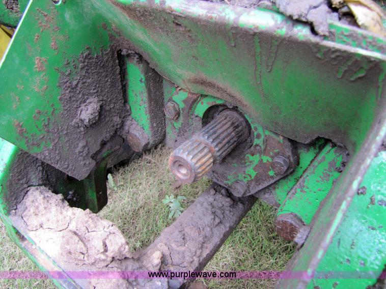 image for item 6929 1989 John Deere 4755 tractor