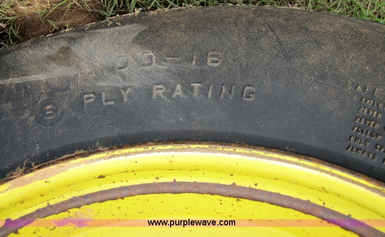 image for item 6929 1989 John Deere 4755 tractor