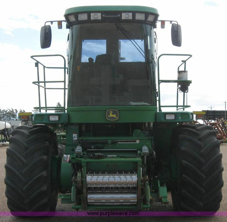 image for item 6930 2004 John Deere 7700 self-propelled forage harvester