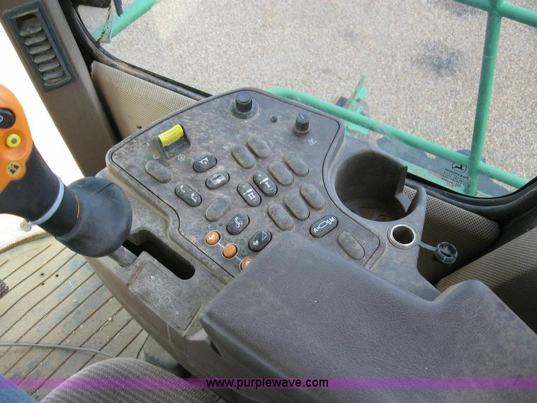 image for item 6930 2004 John Deere 7700 self-propelled forage harvester