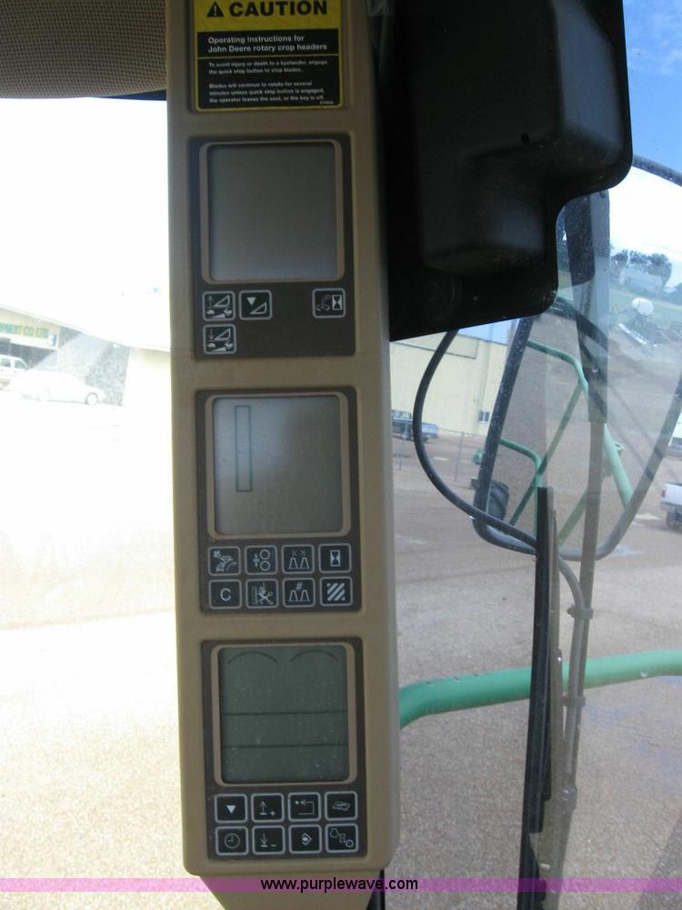 image for item 6930 2004 John Deere 7700 self-propelled forage harvester