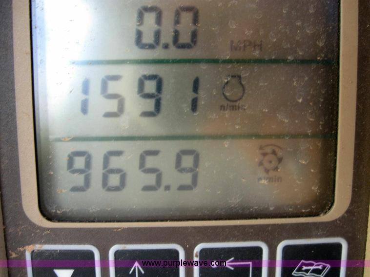 image for item 6930 2004 John Deere 7700 self-propelled forage harvester