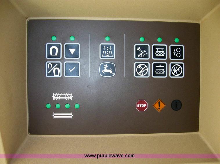 image for item 6930 2004 John Deere 7700 self-propelled forage harvester