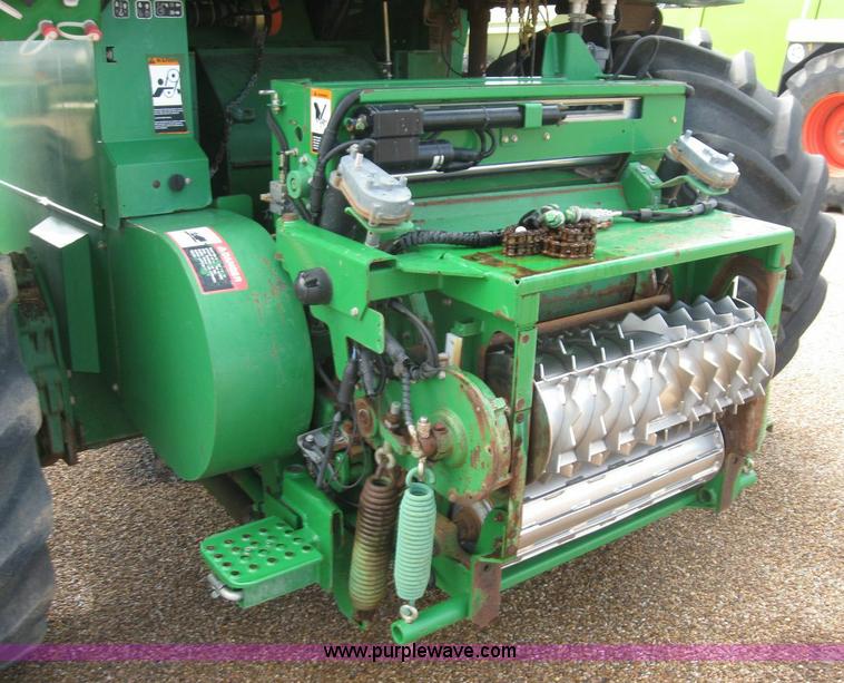image for item 6930 2004 John Deere 7700 self-propelled forage harvester