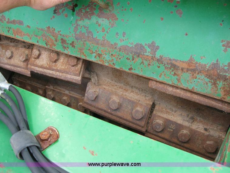 image for item 6930 2004 John Deere 7700 self-propelled forage harvester