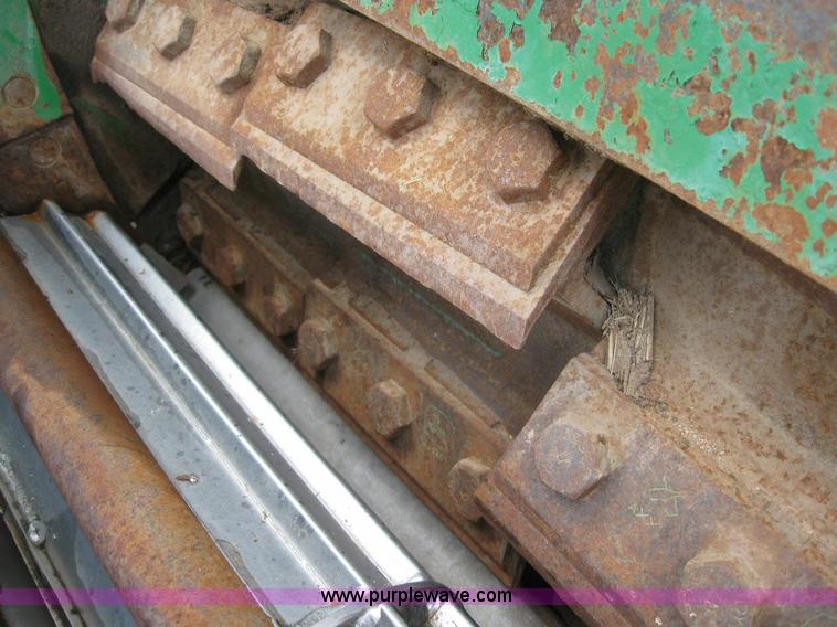 image for item 6930 2004 John Deere 7700 self-propelled forage harvester