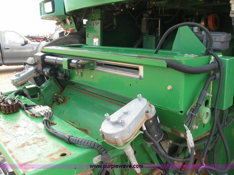image for item 6930 2004 John Deere 7700 self-propelled forage harvester