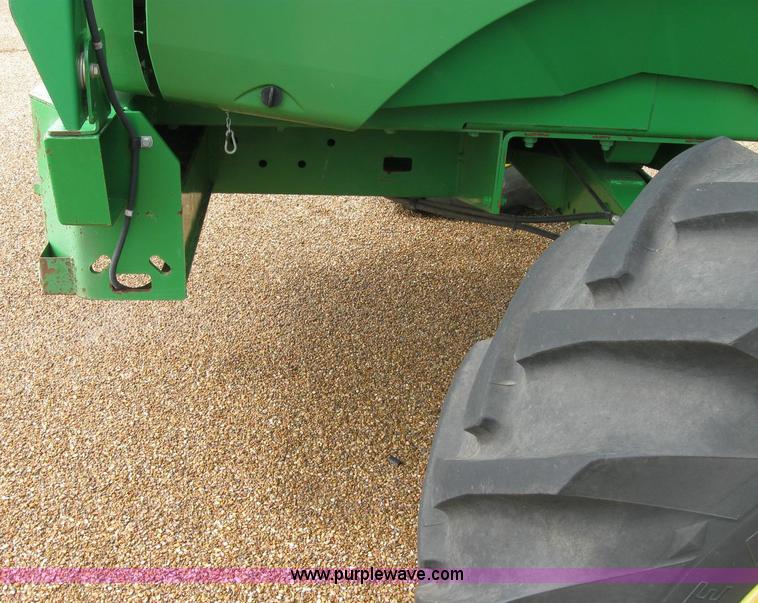 image for item 6930 2004 John Deere 7700 self-propelled forage harvester