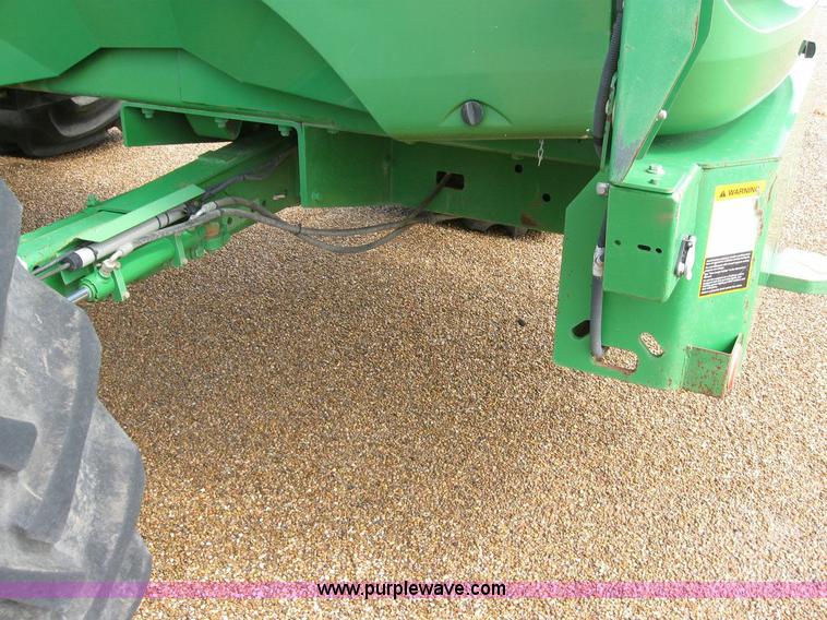 image for item 6930 2004 John Deere 7700 self-propelled forage harvester