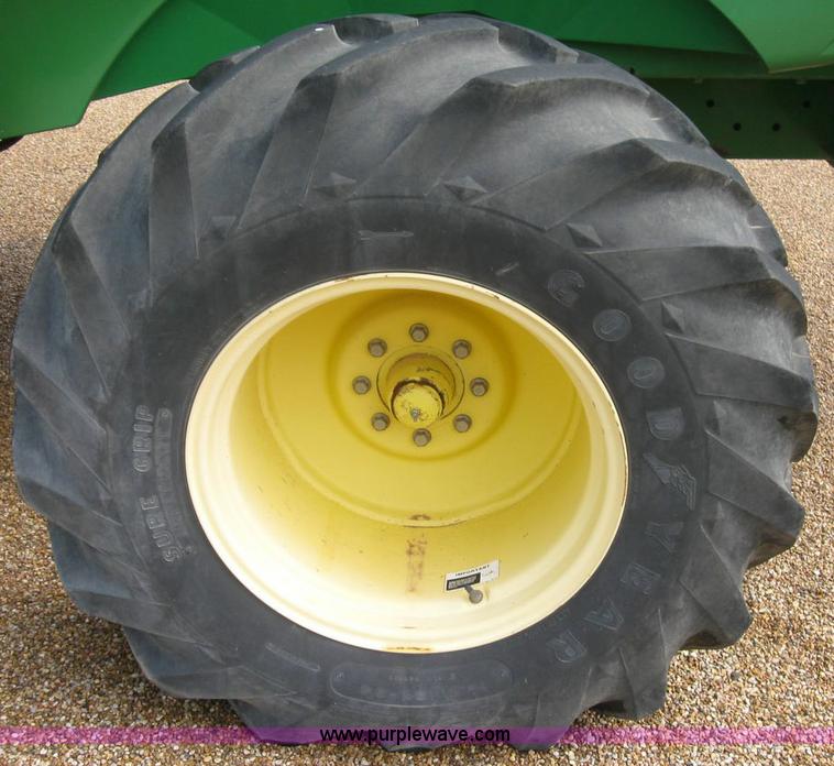 image for item 6930 2004 John Deere 7700 self-propelled forage harvester
