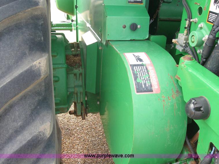 image for item 6930 2004 John Deere 7700 self-propelled forage harvester