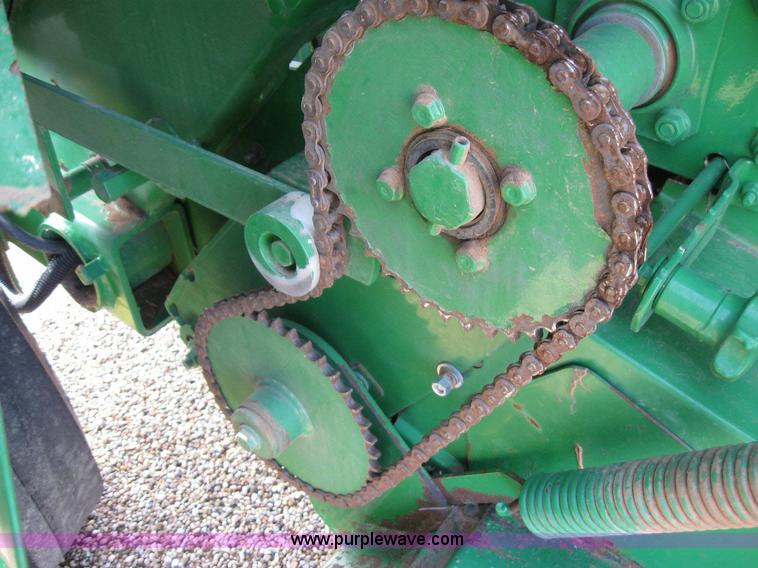 image for item 6931 2002 John Deere 567 5x6 round baler