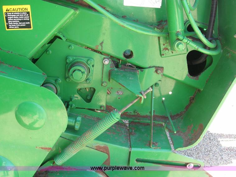 image for item 6931 2002 John Deere 567 5x6 round baler