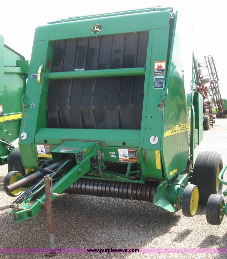 image for item 6932 2002 John Deere 567 5x6 round baler