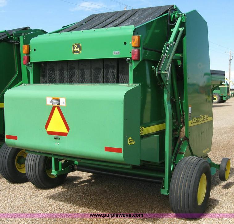 image for item 6932 2002 John Deere 567 5x6 round baler
