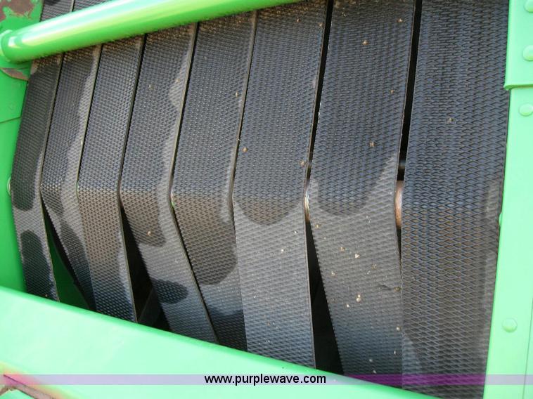 image for item 6932 2002 John Deere 567 5x6 round baler
