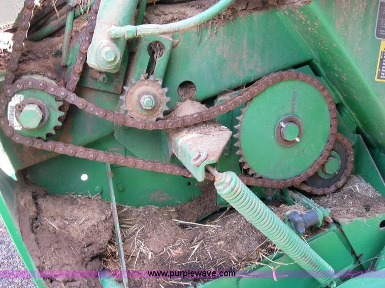 image for item 6932 2002 John Deere 567 5x6 round baler