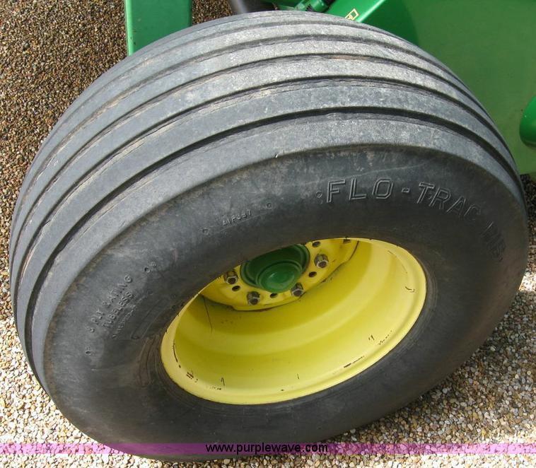 image for item 6932 2002 John Deere 567 5x6 round baler