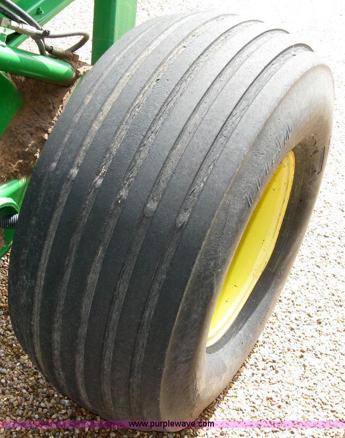 image for item 6932 2002 John Deere 567 5x6 round baler