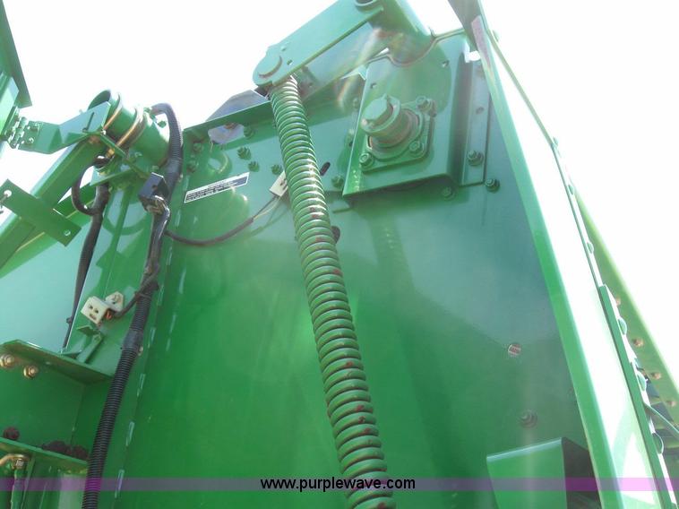 image for item 6932 2002 John Deere 567 5x6 round baler
