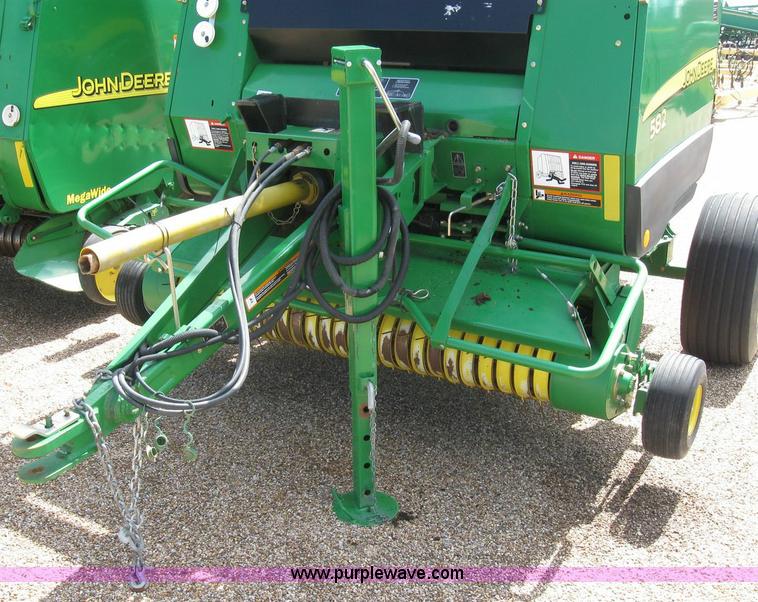 image for item 6933 2008 John Deere 582 silage special round baler