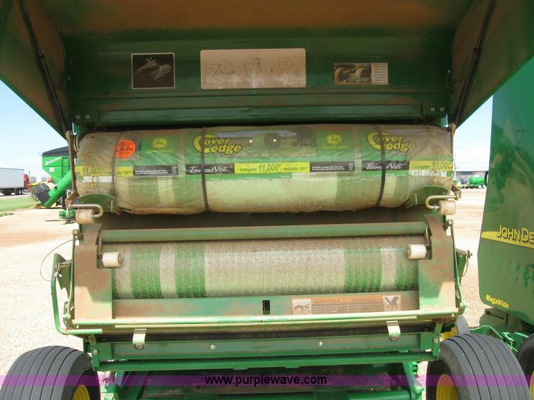 image for item 6933 2008 John Deere 582 silage special round baler