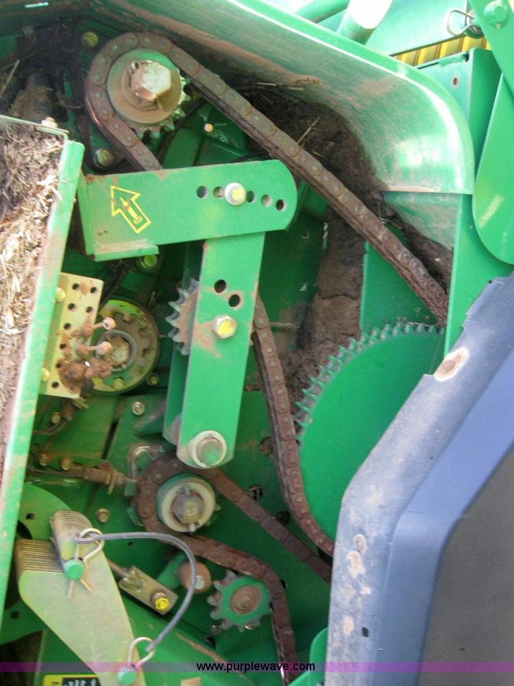 image for item 6933 2008 John Deere 582 silage special round baler