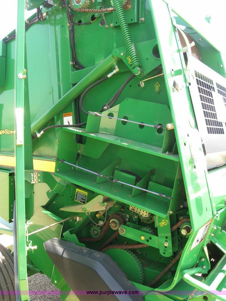 image for item 6933 2008 John Deere 582 silage special round baler