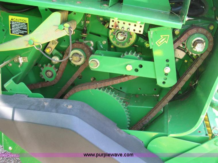 image for item 6933 2008 John Deere 582 silage special round baler