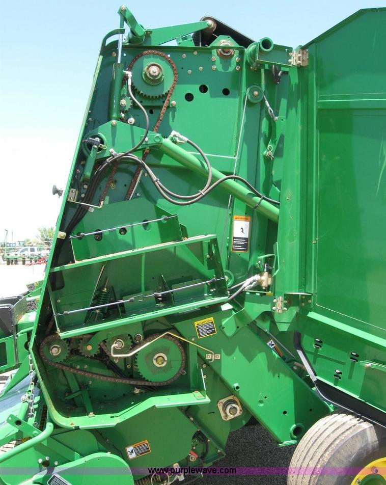 image for item 6933 2008 John Deere 582 silage special round baler