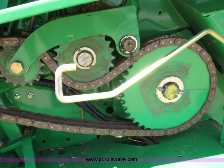 image for item 6933 2008 John Deere 582 silage special round baler