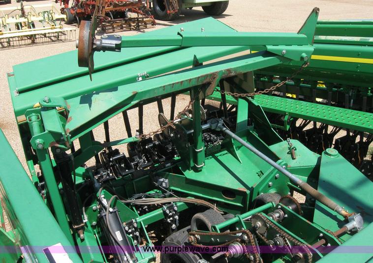 image for item 6934 1998 Great Plains 3N-3010P grain drill