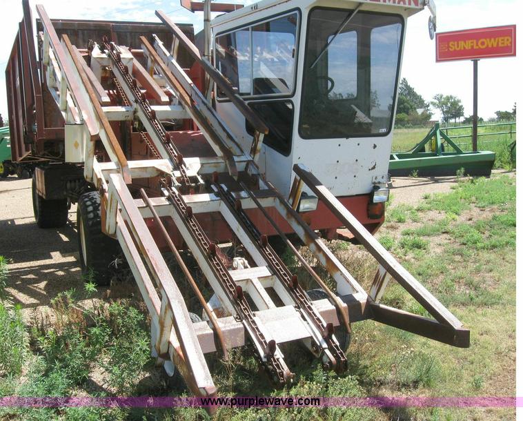 image for item 6936 Freeman 5000 bale mover