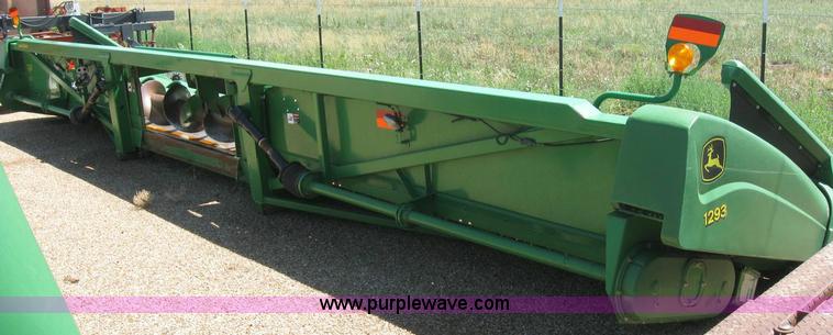 image for item 6937 2005 John Deere 1293 cornhead