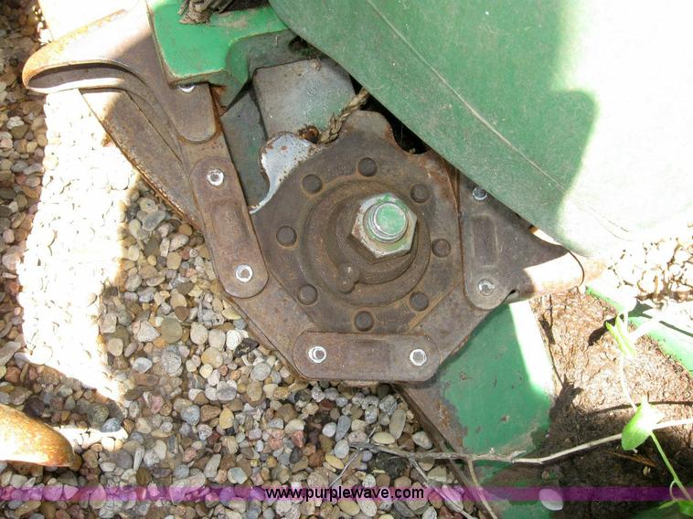 image for item 6937 2005 John Deere 1293 cornhead