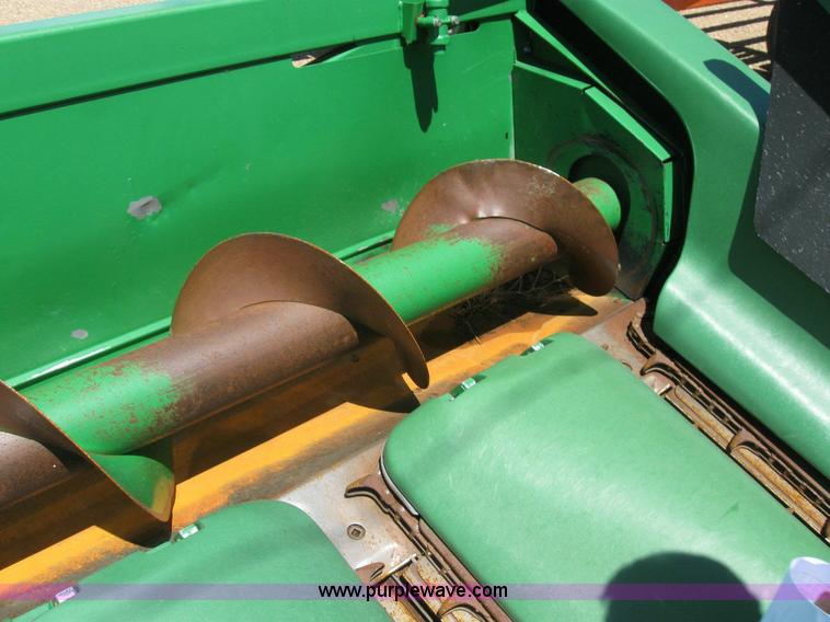 image for item 6937 2005 John Deere 1293 cornhead