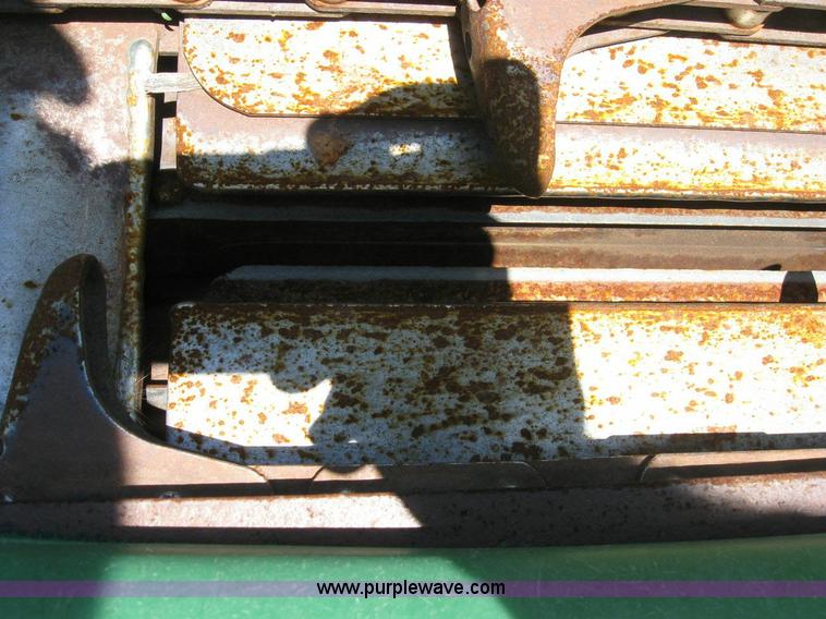 image for item 6937 2005 John Deere 1293 cornhead