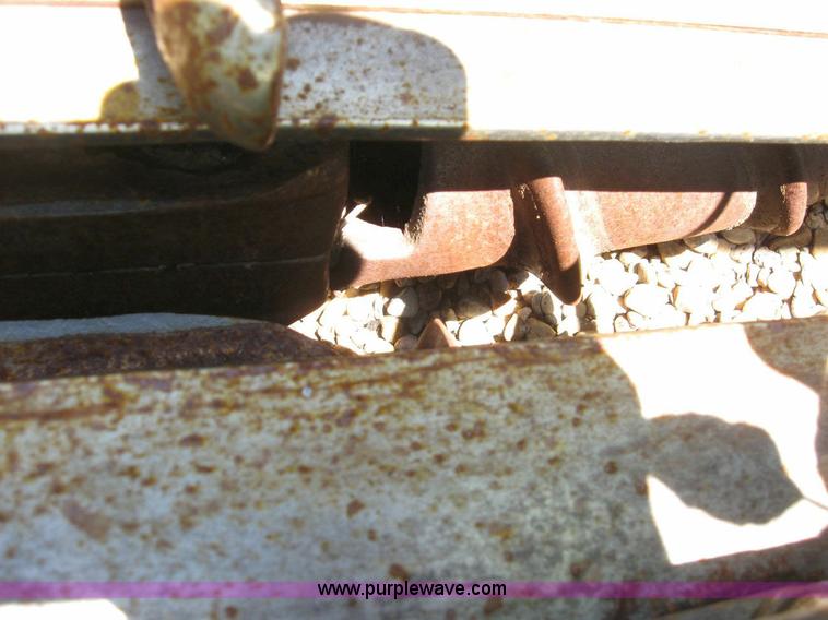 image for item 6937 2005 John Deere 1293 cornhead