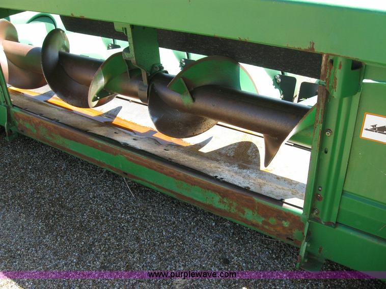 image for item 6937 2005 John Deere 1293 cornhead