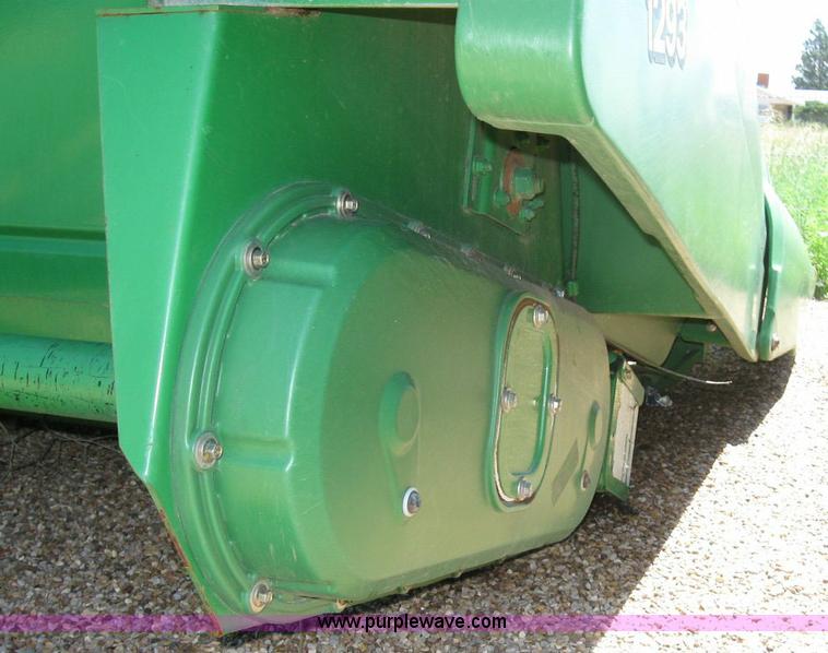 image for item 6937 2005 John Deere 1293 cornhead
