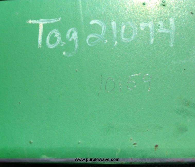 image for item 6937 2005 John Deere 1293 cornhead