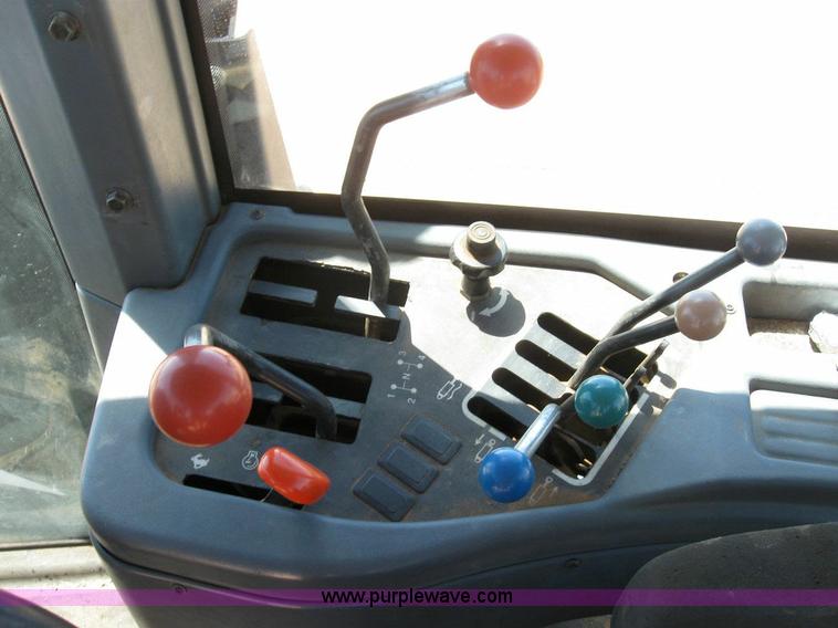 image for item 6939 1997 New Holland 9682 tractor