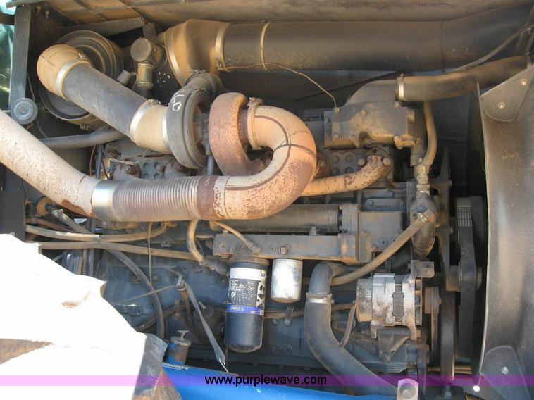 image for item 6939 1997 New Holland 9682 tractor