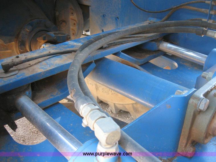 image for item 6939 1997 New Holland 9682 tractor