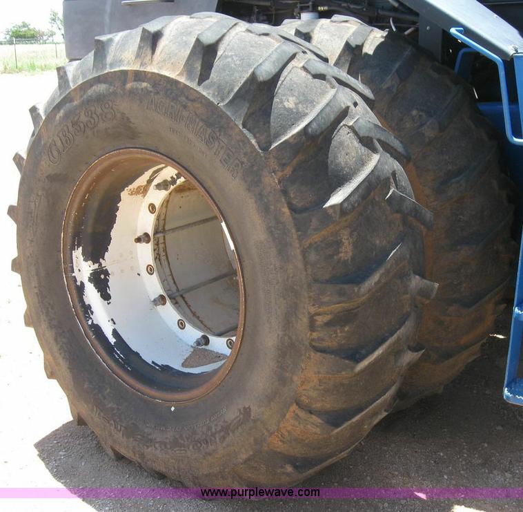 image for item 6939 1997 New Holland 9682 tractor