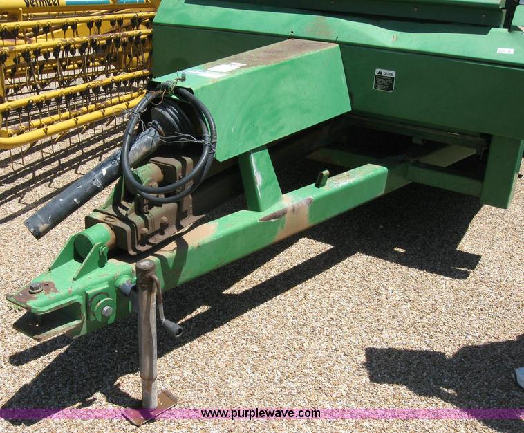 image for item 6943 John Deere 785 manure spreader