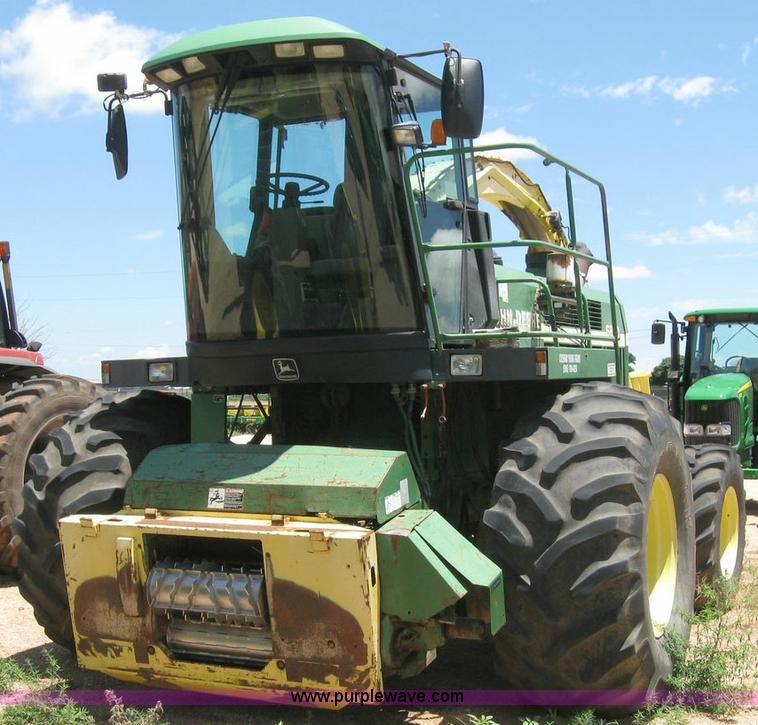 image for item 6945 1998 John Deere 6850 self-propelled forage harvester